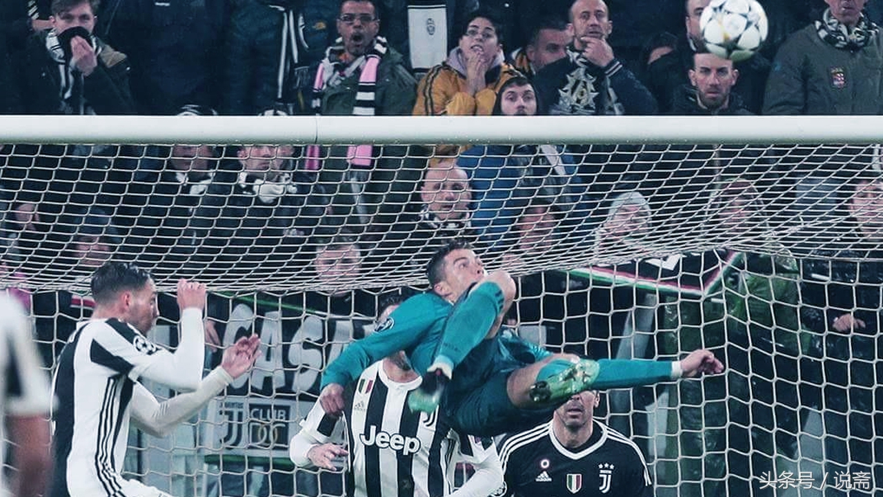 c罗倒挂金钩2.38米街头路人尝试,c罗2018世界杯倒挂金钩震撼配音