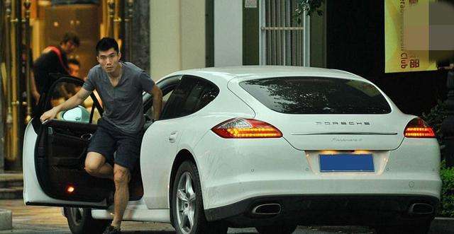 赵明剑和武磊,国足武磊开什么车