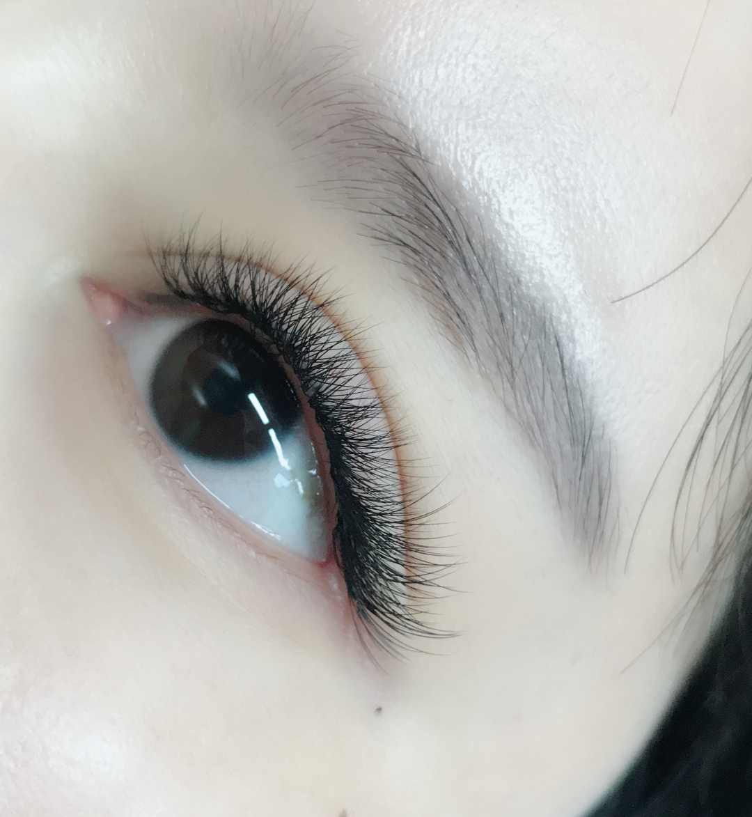 嫁接睫毛哪种睫毛自然好看又持久,修补嫁接睫毛