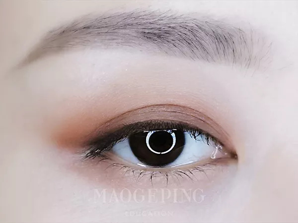 日常简单又好看的妆容应该怎么画,超简单的妆步骤