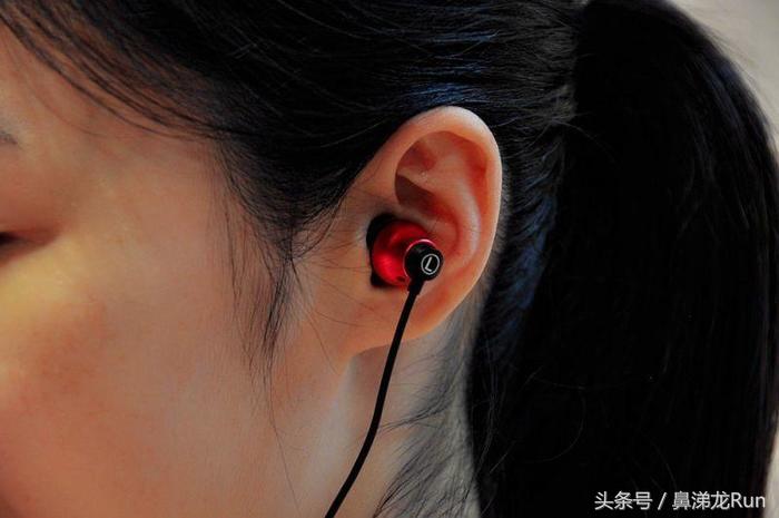 设计创新独特，音质三频均衡，雅天ARTISTEDC1圈瓷耳机体验