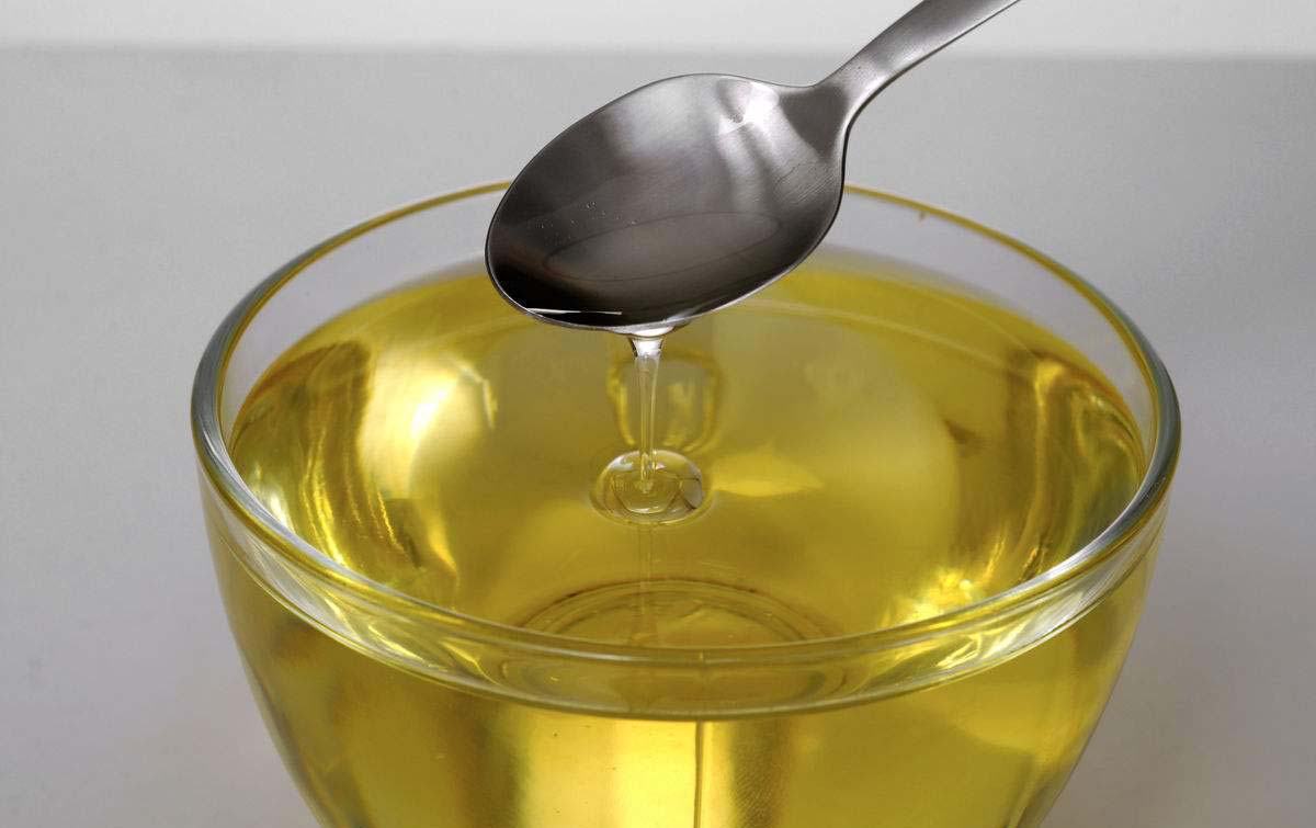 墙漆粘手上怎么处理,墙上沾了油漆怎么处理