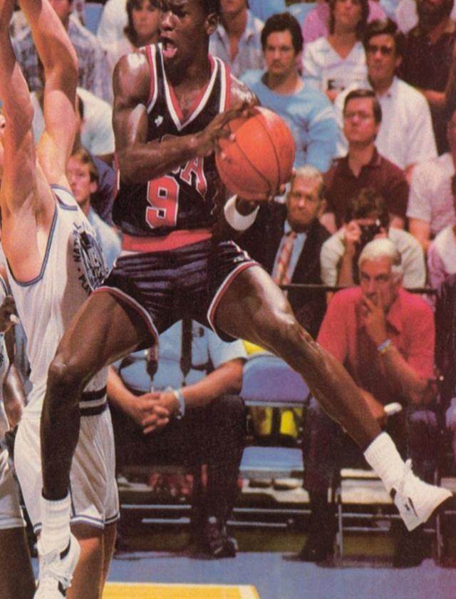 真不敢相信，科比乔丹一双鞋能在二线城市买套房！