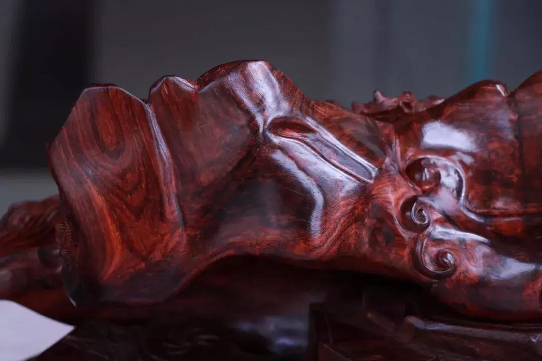 如得这件海南黄花梨“八骏图”，马到功成，飞黄腾达