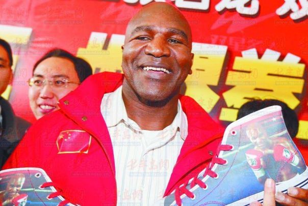 泰森巅峰期避战刘易斯老霍,老霍ko泰森视频