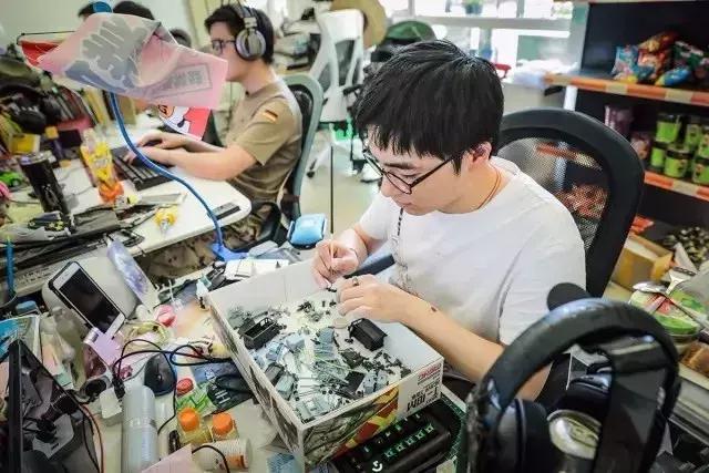 燃烧吧!军武!第三届军武嘉年华不能没有你,这次我们共唱战歌!