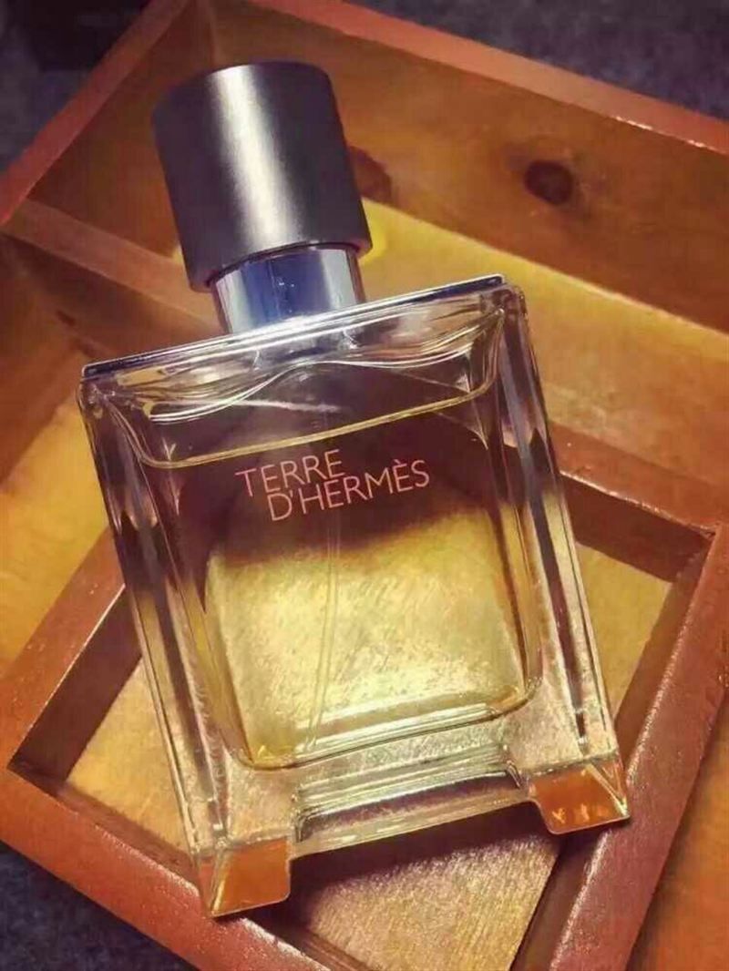 香水男应该怎么选香水品牌,男士香水怎么选真实推荐