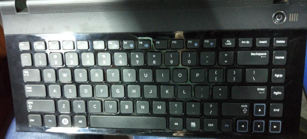 给笔记本电脑换键盘,三星笔记本更换键盘