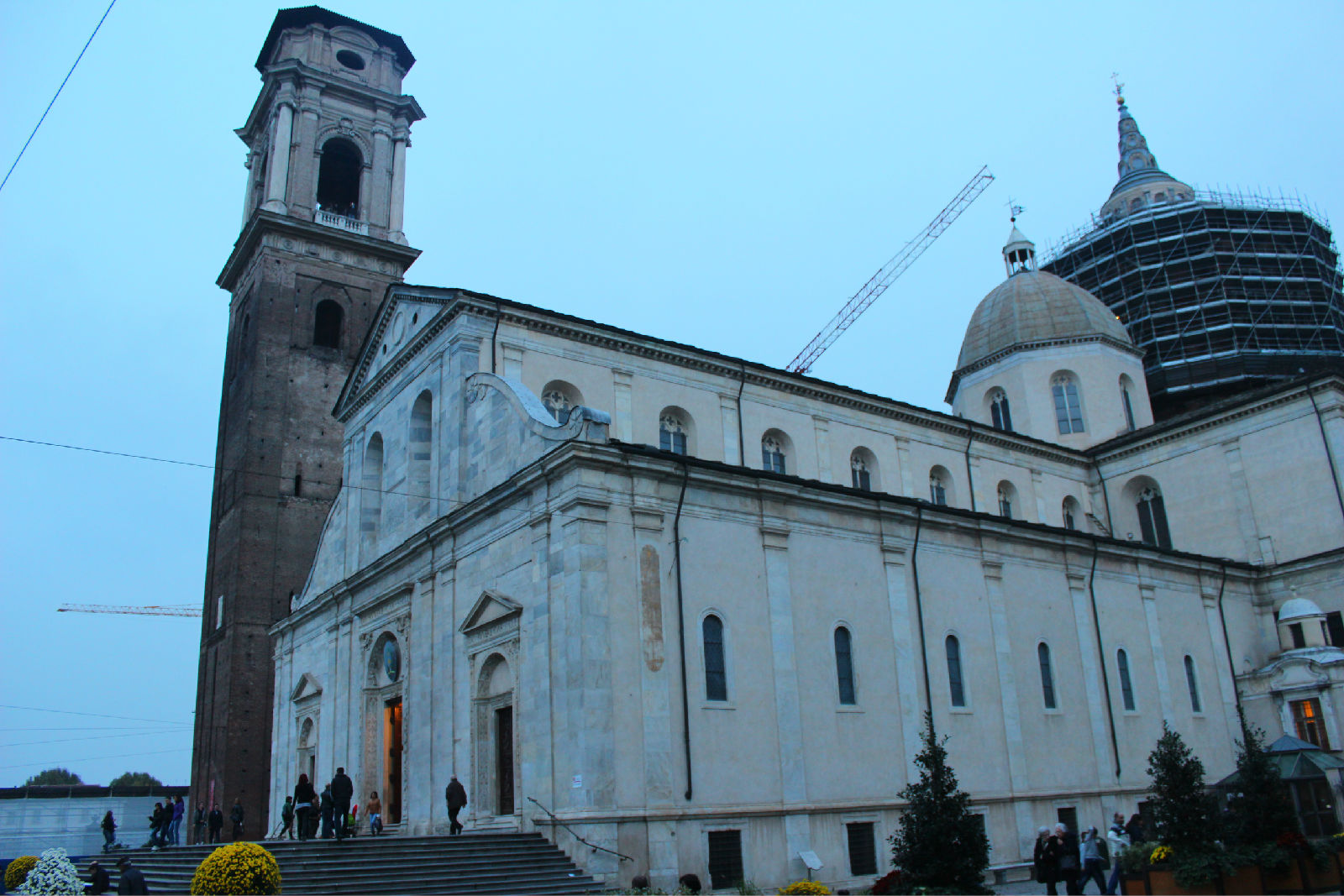 c罗转会尤文图斯到达都灵,跟着c罗走