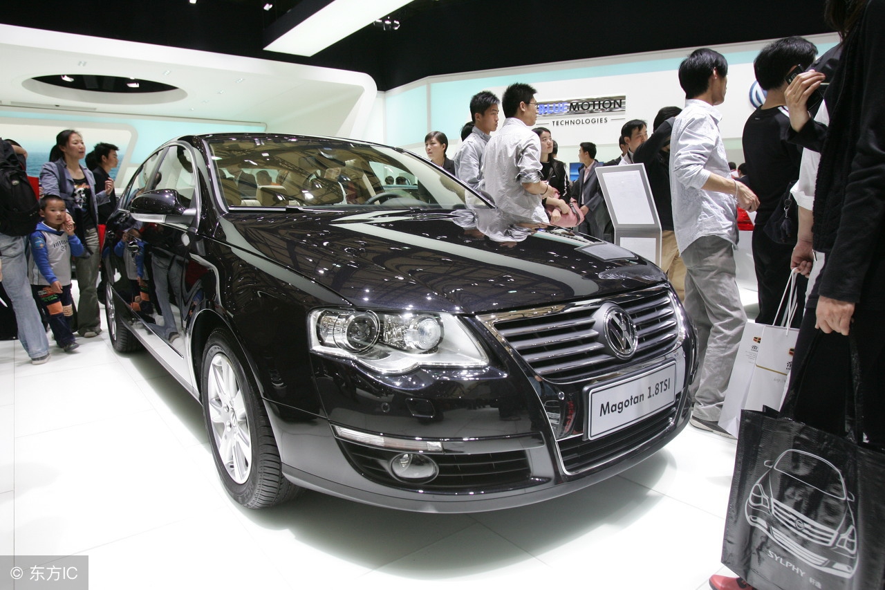 13年迈腾1.8t豪华版现在值得买吗,17年迈腾1.8t豪华版二手车多少钱