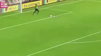 原来也有博尔特追不上的球，苏炳添表示你要加油，别被我赶上了！