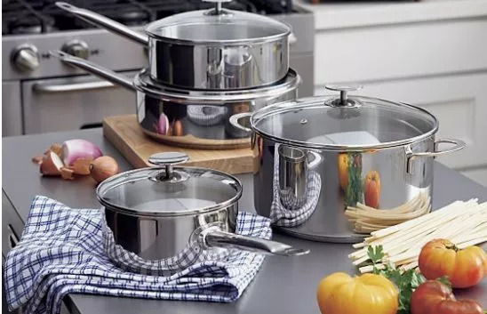 几百块油烟机哪个吸力大,300块和6000块油烟机大比拼