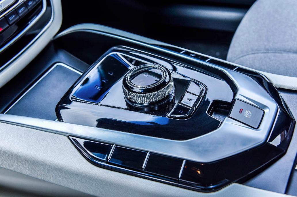 北汽新能源eu5试驾视频,体验新能源