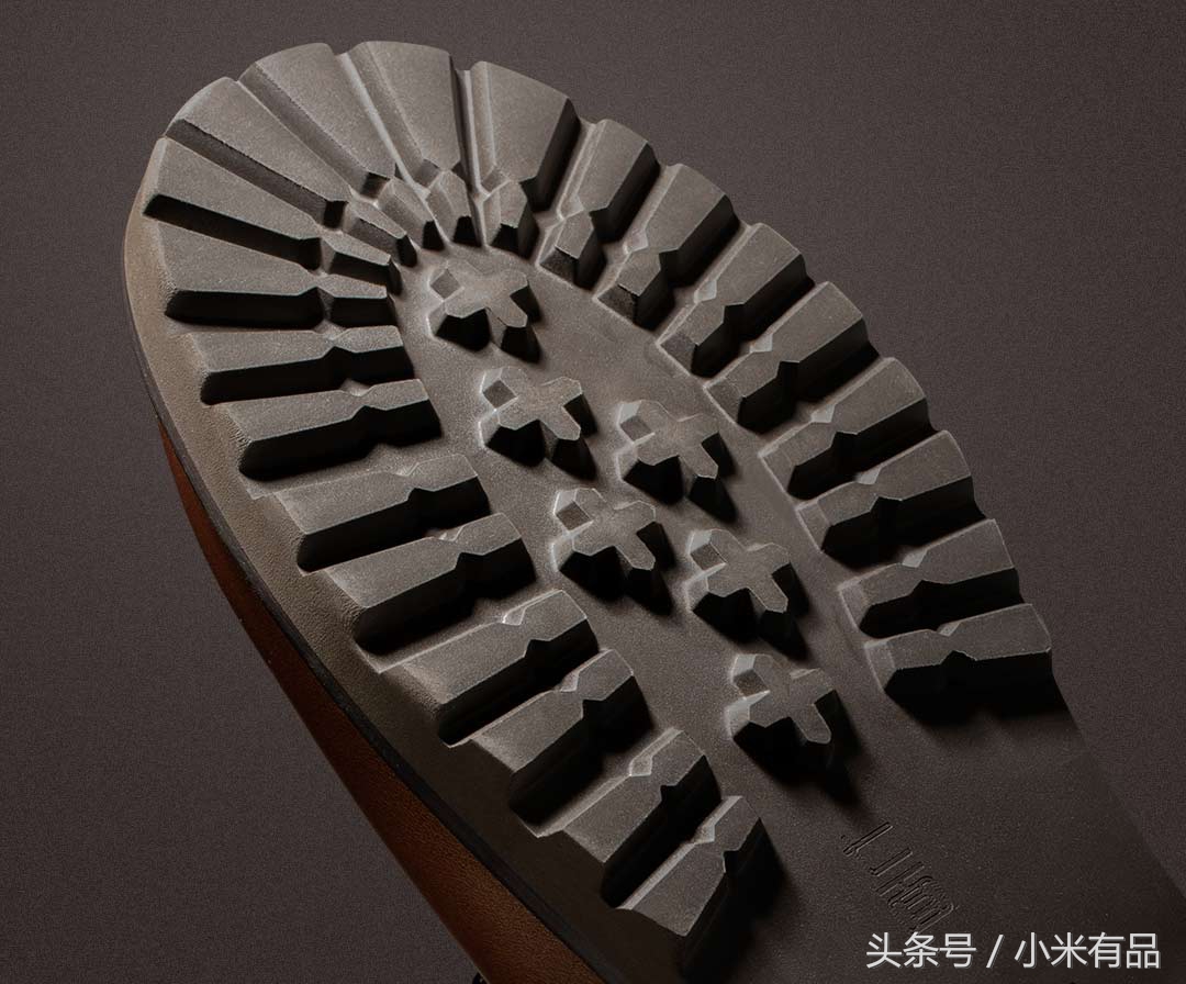 小米有品上了一双会变色的鞋，科技感十足！