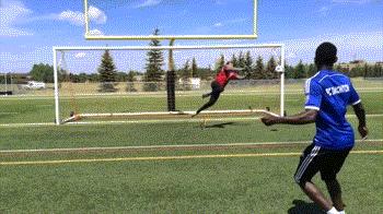 教你学踢球,学踢足球飞球