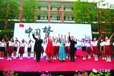 以梦为马不负韶华用青春谱写诗篇,以梦为马才不负韶华朗诵