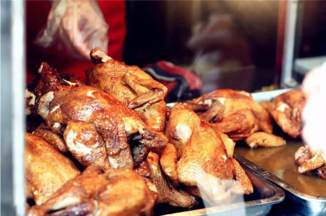 一天卖200个兔头,一天卖出1000只鸡