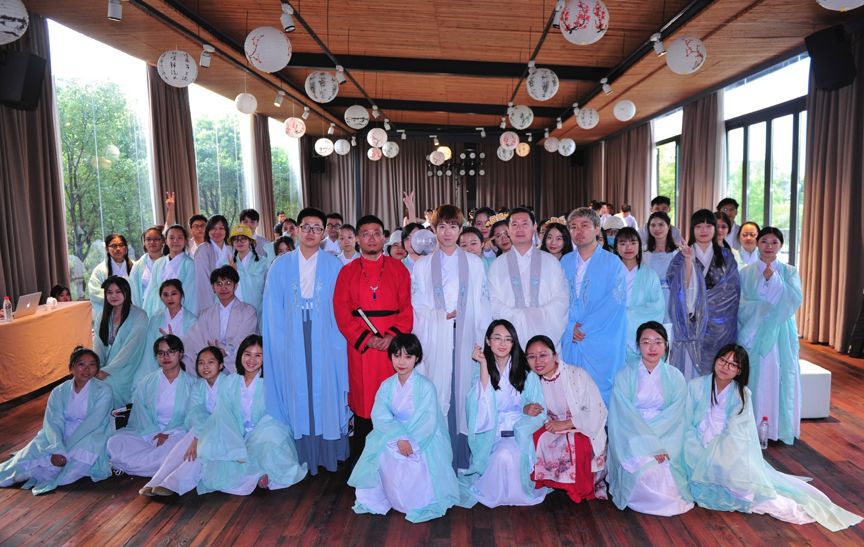 从圈地自萌到日趋火热,古风音乐如何追逐“月亮”与“便士”?