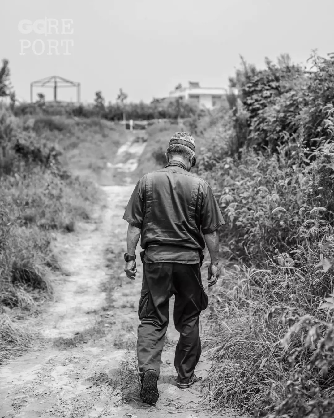 村民：“你再绝食，就回你的日本去！”网友：“留下来！”