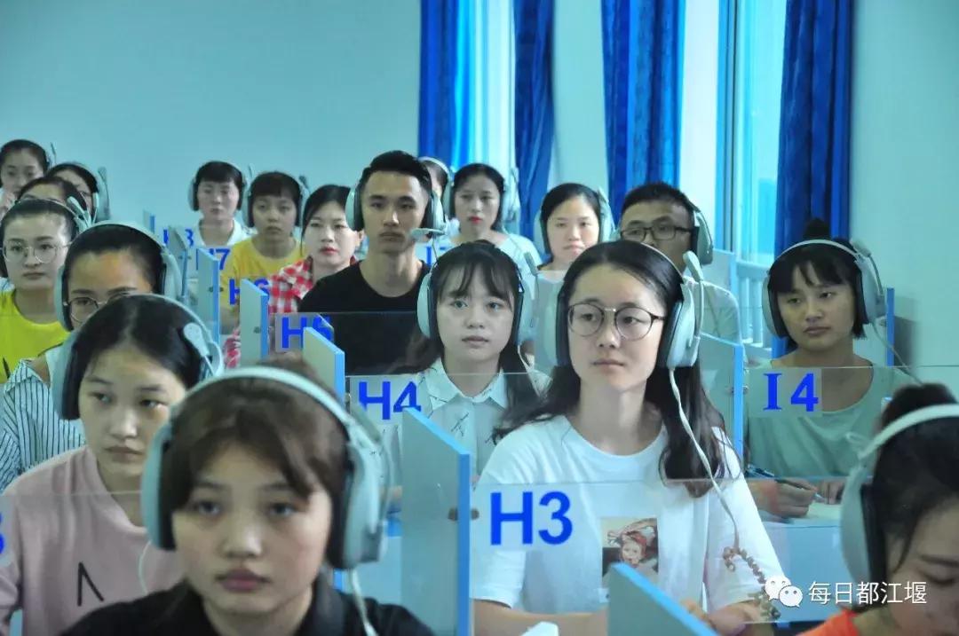 九月，我们开学啦！把天府故事读给世界听……