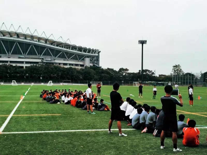 鹿岛鹿角主场气势如虹,鹿岛鹿角主场不敌东京