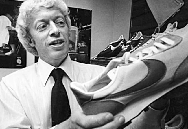 nikelogo有哪些图案,nike的logo为什么有不一样的