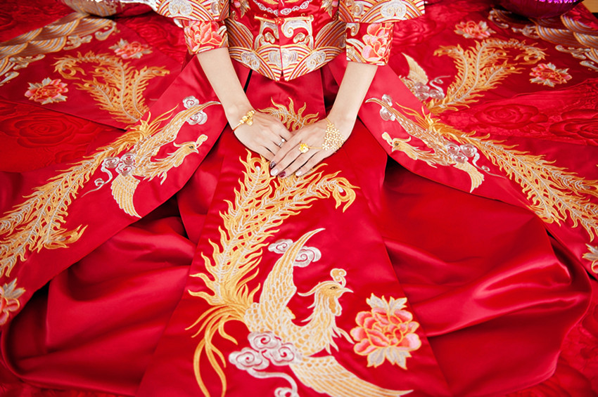 龙凤褂和秀禾服有什么区别,龙凤褂和秀禾服区别在哪