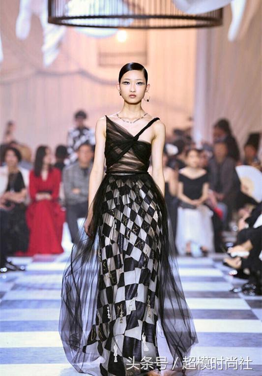 维秘面试PK过吴宜桦及一众外模，新秀贺楚妍，来头只是普通学生？