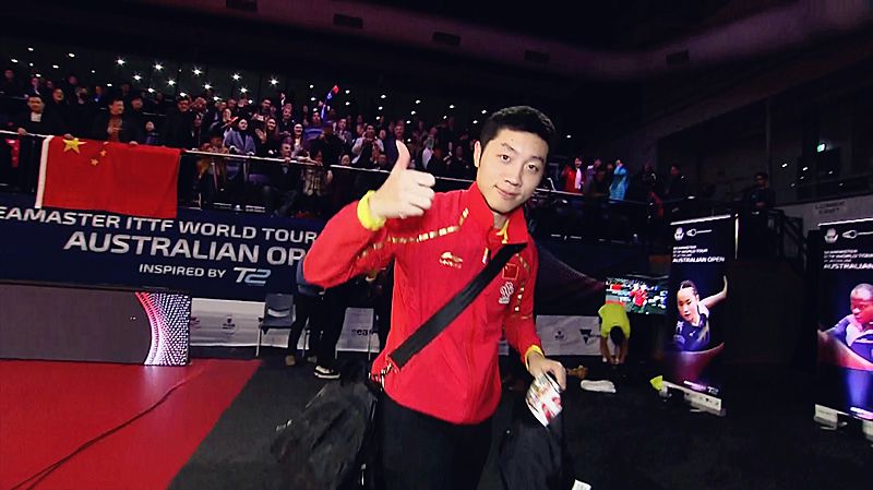 许昕的直板横打,许昕直板和削球