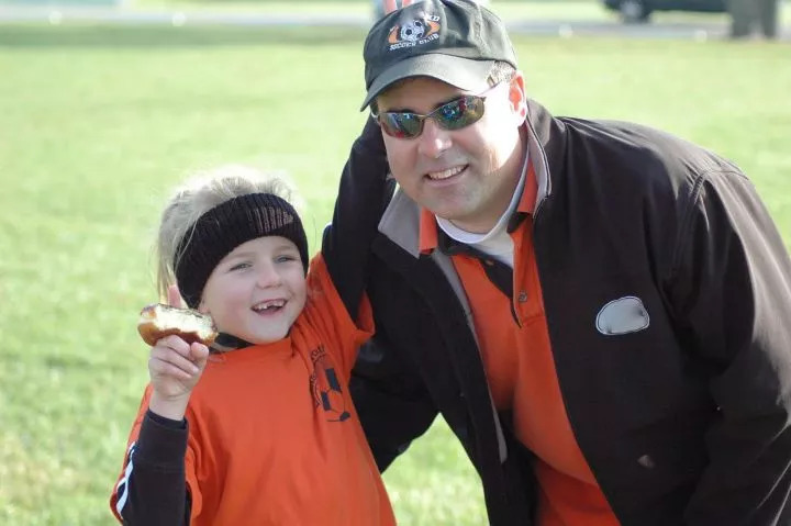 家长注重孩子的体育锻炼,家长教育孩子运动