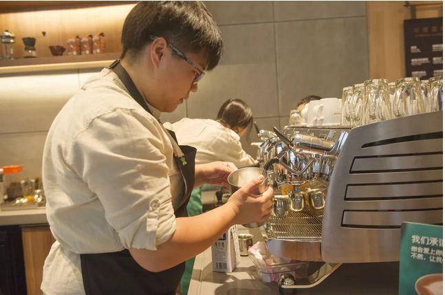 探访星巴克门店,首家社区星巴克