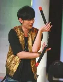 被海关扣的奢侈品怎么处理,海关扣押下来的奢侈品是正品吗