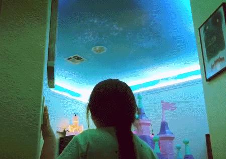 女儿的房间被改成儿童房,爸妈把女儿们的房间改成乐园