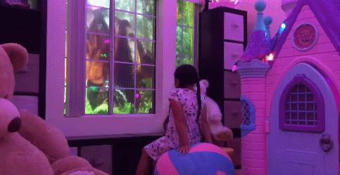 女儿的房间被改成儿童房,爸妈把女儿们的房间改成乐园