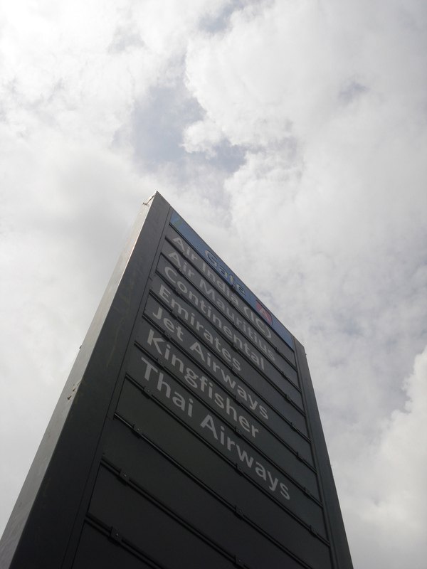 空港观察郑州,航站楼设计标识