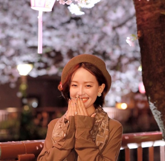 区块链第一美女网红吃*眠药安**自杀直播将空气币价格爆拉20%