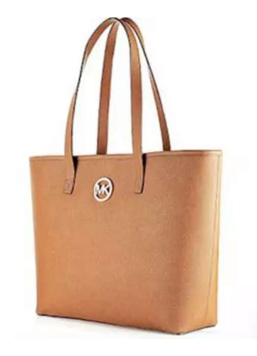 同一款包多个价格怎么选,代购包比专柜便宜多少是正常