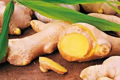 手脚干燥粗糙裂口掉皮,皮肤干燥手脚裂口原因