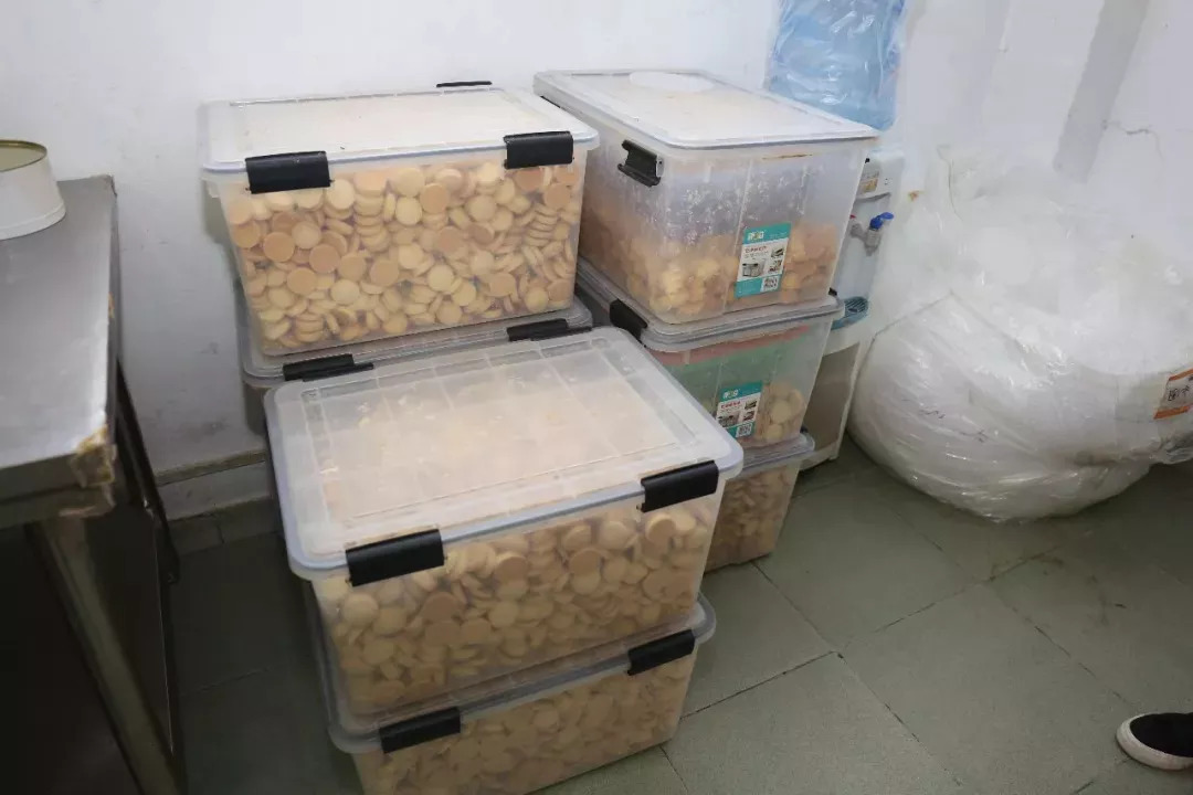 小熊饼干曝光,好吃的网红小熊饼干