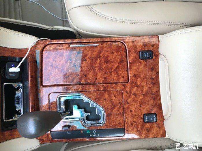 皇冠和奥迪a6l对比怎样选择,丰田皇冠sedan对比a6l