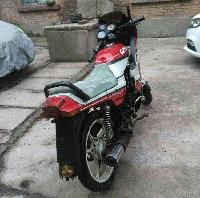 90年代的三阳野狼125RS,堪比如今法拉利,车主将它收藏不舍得卖