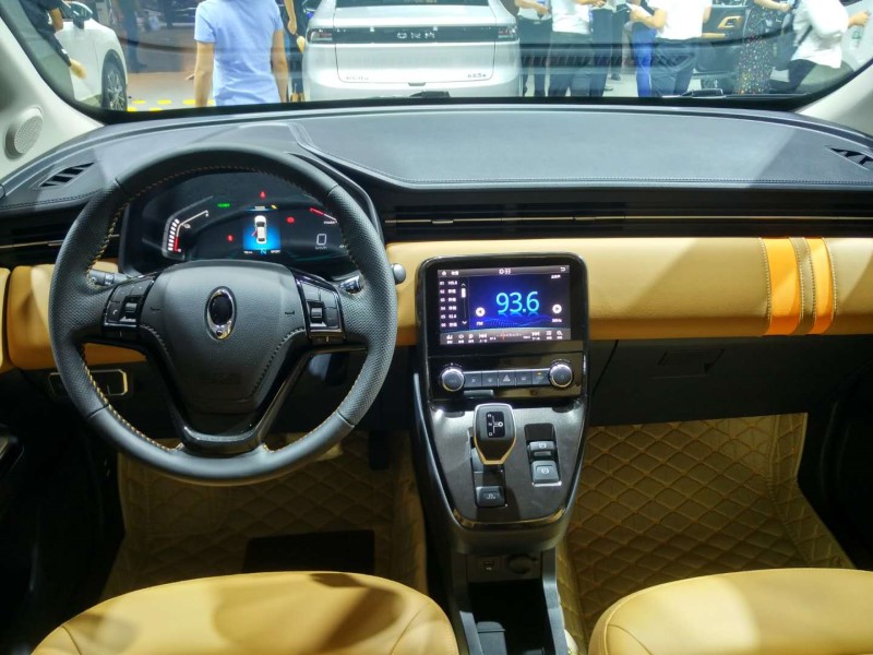 集颜值与性价比于一身，长城纯电动欧拉8.98万起郑州开售！