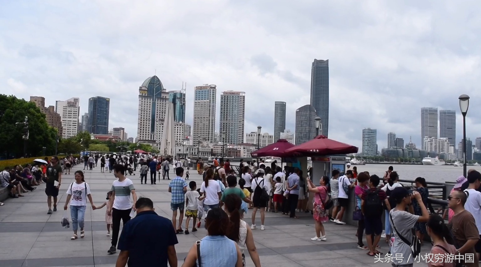上海外滩夜景视频完整版,上海外滩的夜景真的很漂亮