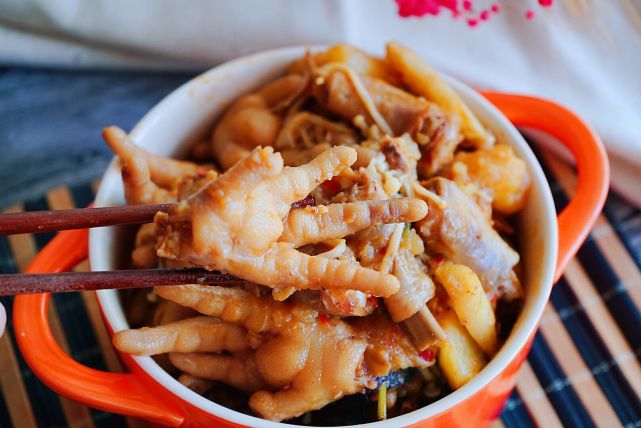 鸡爪不脱骨的凉拌做法,鸡爪脱骨了怎么做好吃