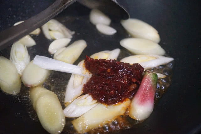 鸡爪凉拌怎么弄去骨,无骨鸡爪脱骨怎么煮不会烂