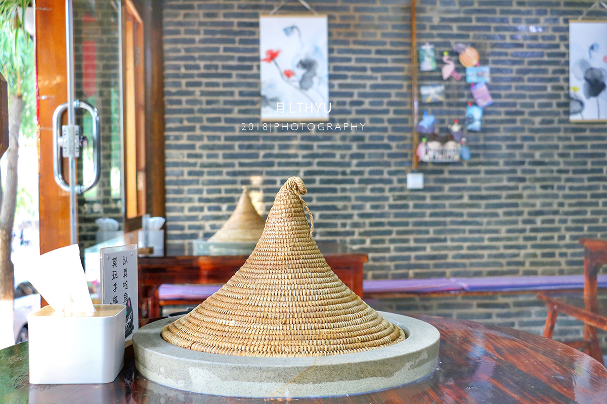 云南十八怪拿着草帽当锅盖,云南十八怪草帽当锅盖图