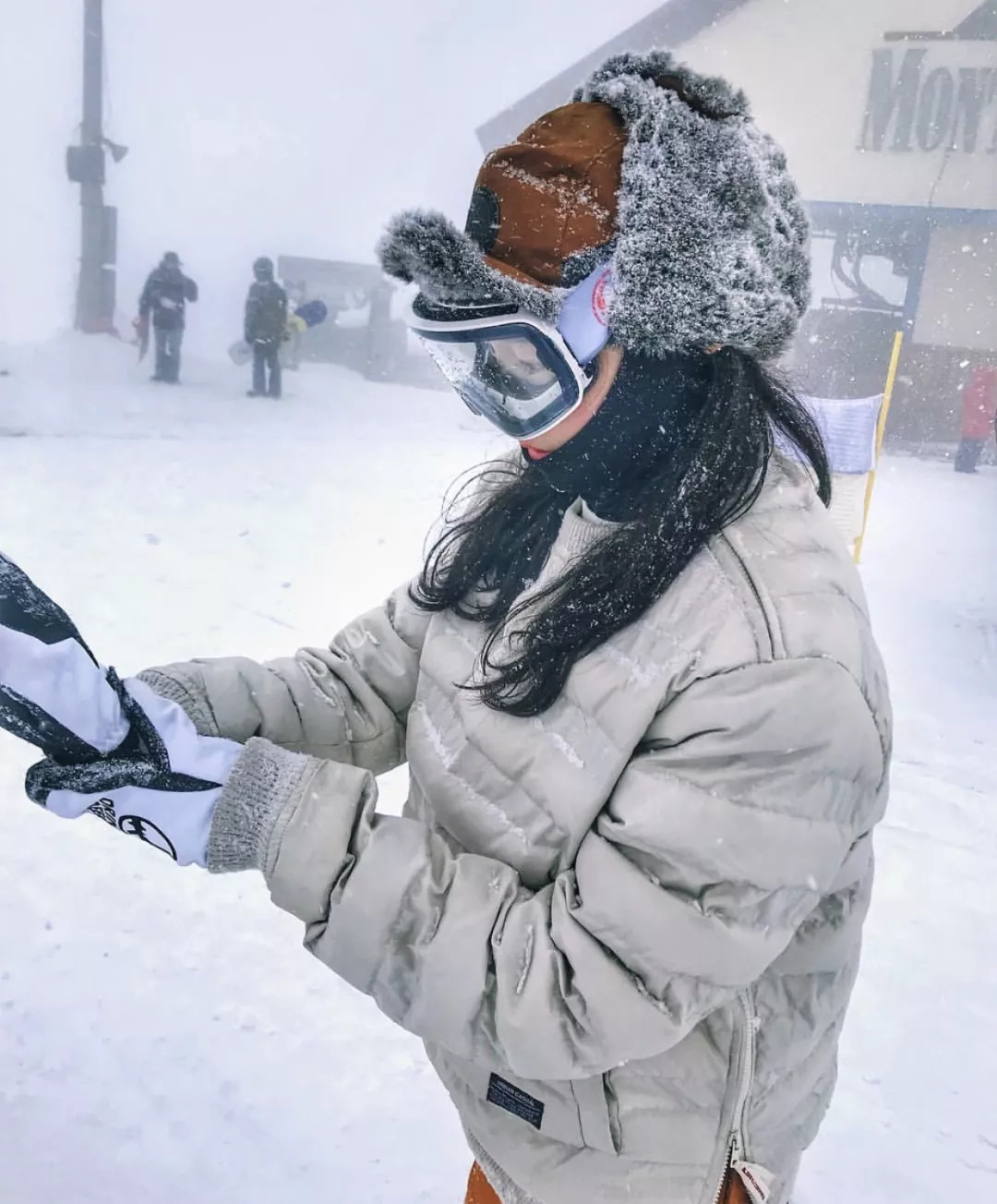 滑雪只戴头盔？也许是颜值限制了你的想象力