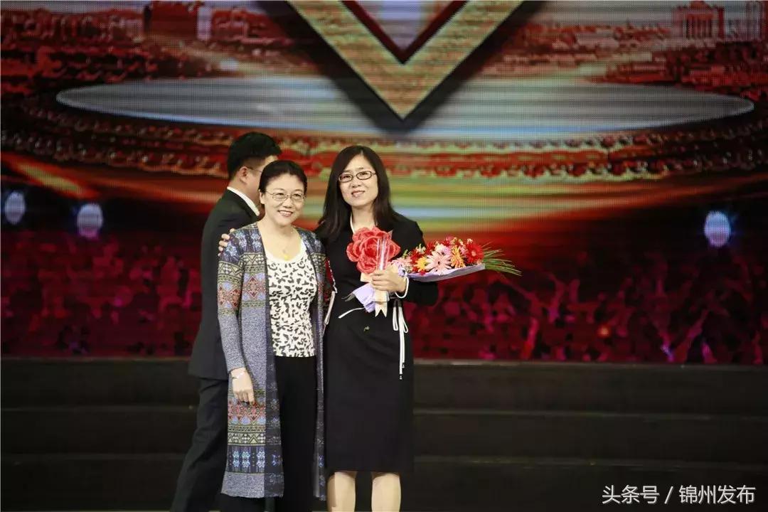 感动越秀最美教师颁奖,致敬感动广州的最美教师颁奖仪式