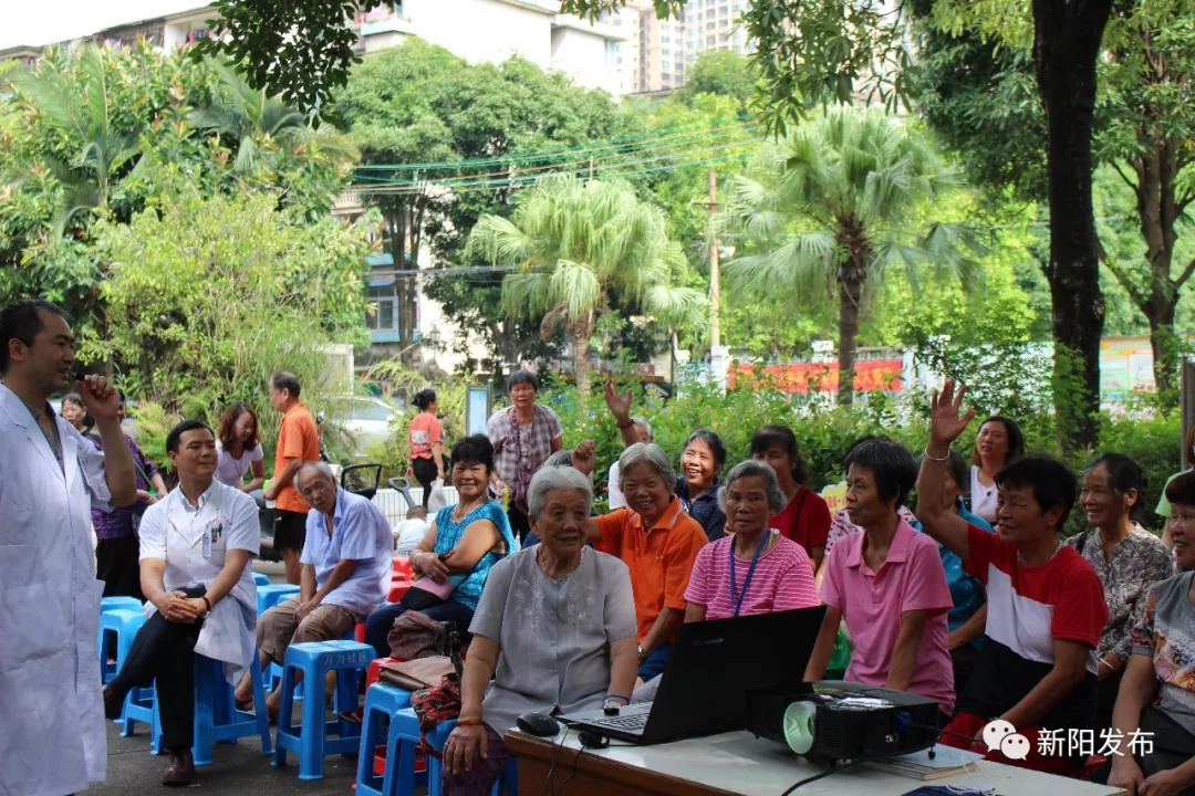 新阳街道妇联携手南宁市第一人民医院骨科开展中老年骨质疏松防治讲座和义诊活动