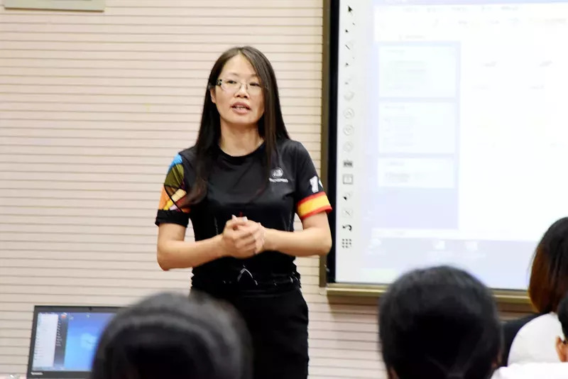 第三十八个教师节表彰了哪些老师 (西湖区第38个教师节)